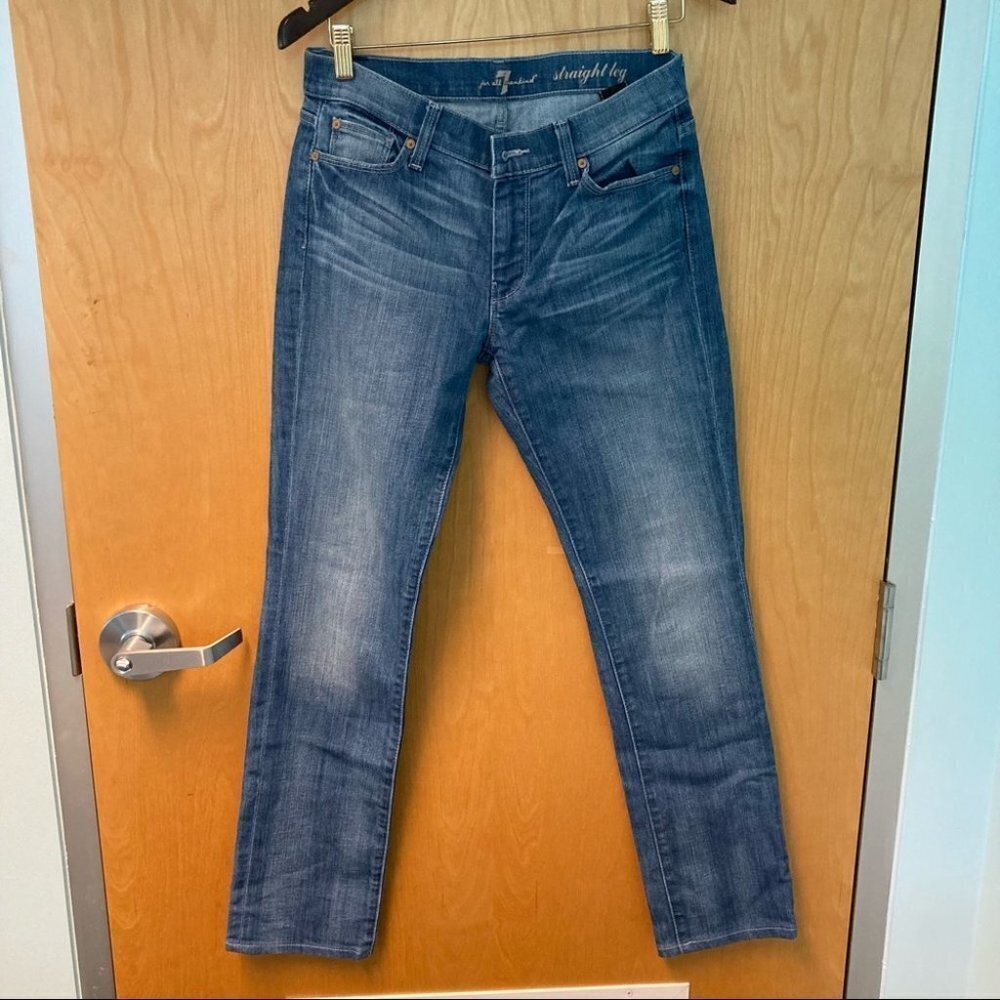 7 FOR ALL MANKIND Sz 28 Straight Leg Medium Wash  Jeans